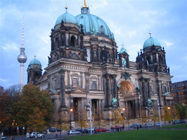 ベルリン大聖堂。<br />通称ベルリンドーム。