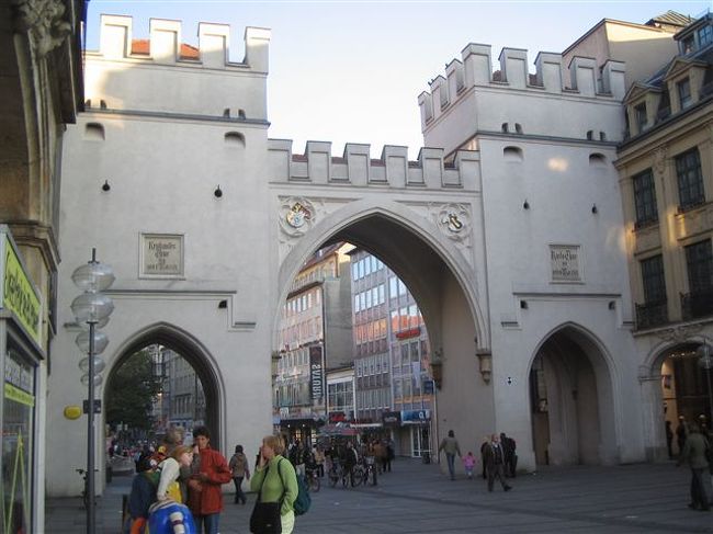 カール門。<br />町の中心部への入り口です。