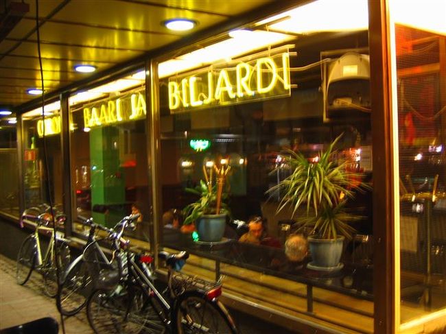 カフェ･モスクワ<br />映画監督のアキ・カウリスマキ経営のカフェバーです。<br />地元人で一杯だったので、ビビって中に入れず･･･。