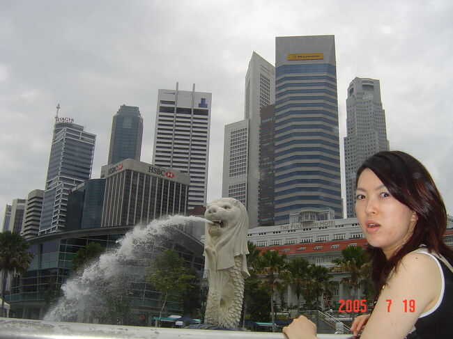 マーライオン公園まで来ました。<br />空は相変わらず暗くてヤバシ！