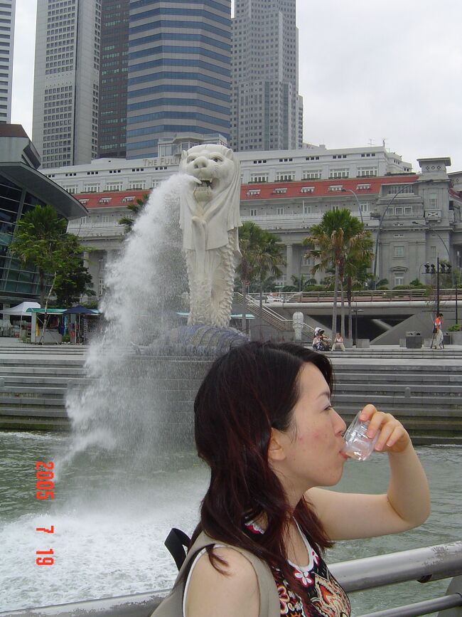 水吐く獅子と、水飲む人間（意味はナシ）。