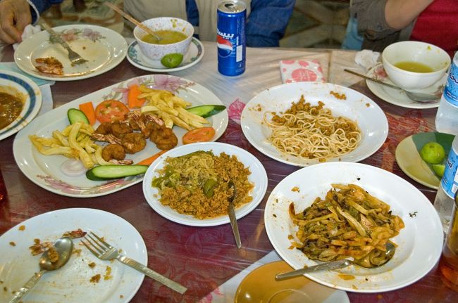 それとパスタでした<br />モロヘイヤ、エビフライがおいしい　シシカバブもありました