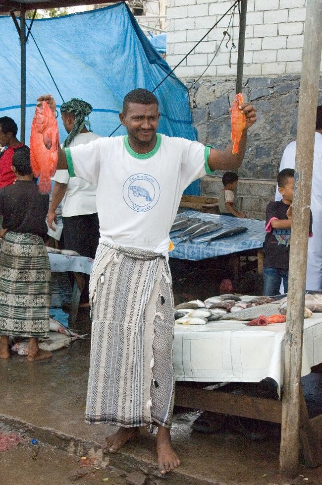 名前の知らない魚が見られました。<br />・アデンの人口８０万人