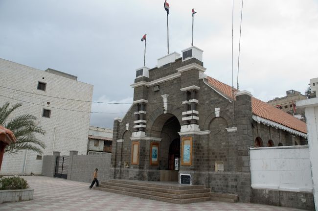 ・スチーマー・ポイント（タワーヒー）<br />植民地風の入国検査場<br />