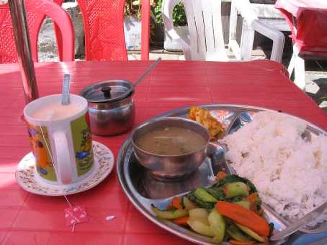 ダルバート（現地の食事）