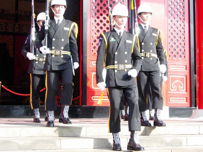 交代した2名を残して、大殿を去っていきます