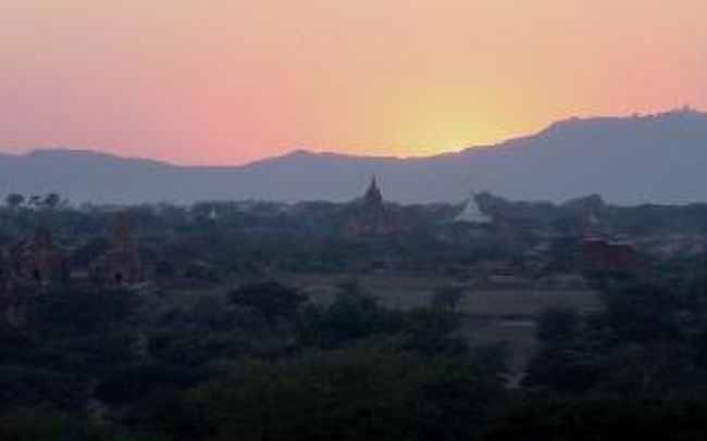 遺跡にサンセット