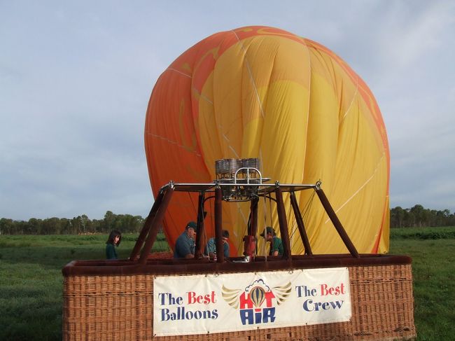 無事着地〜！<br />手前は乗っていたゴンドラです．