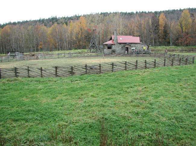 帰る日．午後３時頃には空港に戻る必要があるのに富良野へ強行観光です！<br />札幌から約２時間かかりました．<br />ここは...富良野といえば...そう北の国から〜