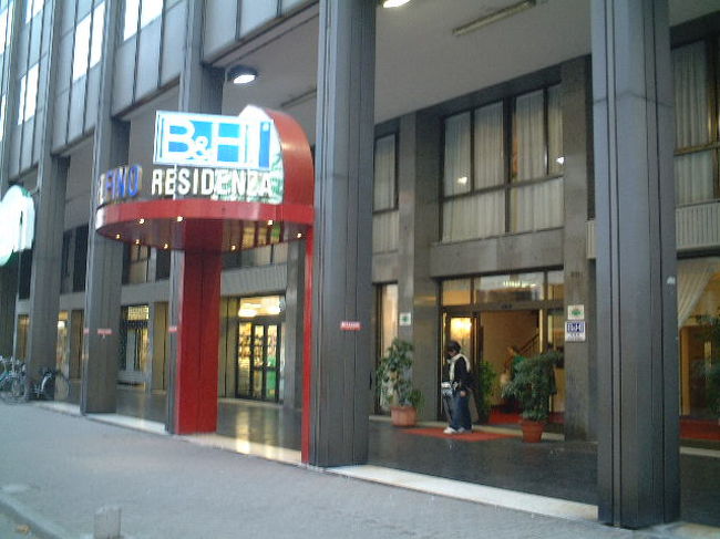 メストレで泊まったホテル、デルフィノ。Ｂ＆Ｈと表示してありました。