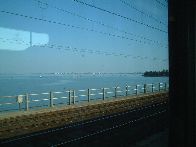 ベネチア本島が見えてきました。