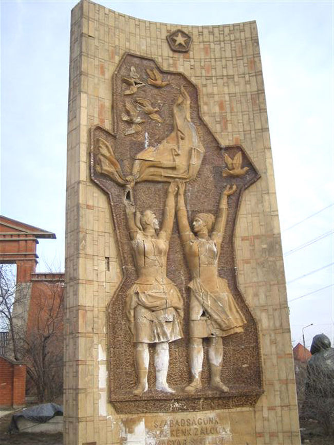 像だけでなく、こんなモニュメントまで。