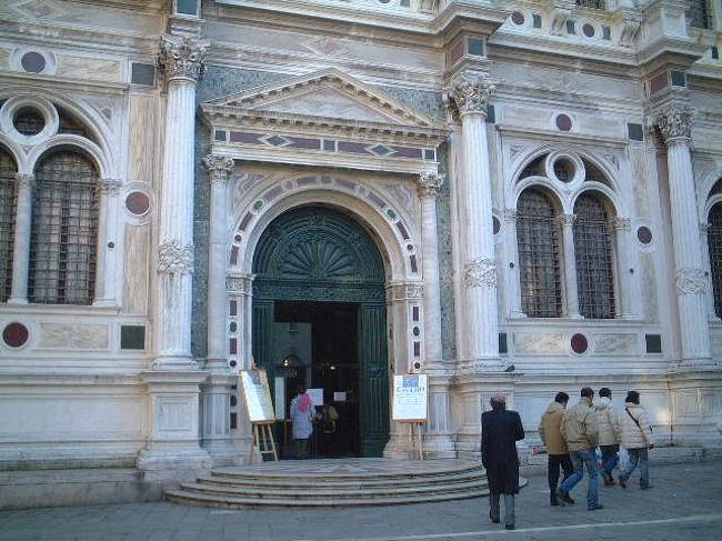 ありました！！！<br />前回時間切れ、泣く泣く入り口から写真を撮って<br />又、来てヤルー　(x_x)<br />と固く誓ったサンロッコ信徒会<br /><br /> 