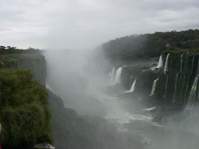 辺り一面は滝だらけ。