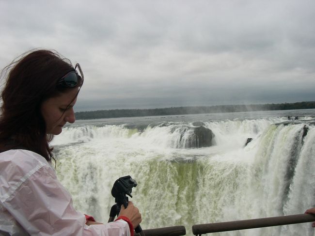 イギリスからアルゼンチンまで三脚持参するとは、さすがにプロカメラマン。