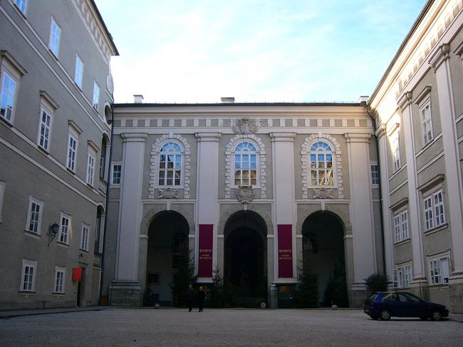 レジデンツです。<br />内部はなかなか豪華です。<br />無料の日本語ガイドフォンを貸してくれるので、<br />見ごたえがあります。<br /><br />