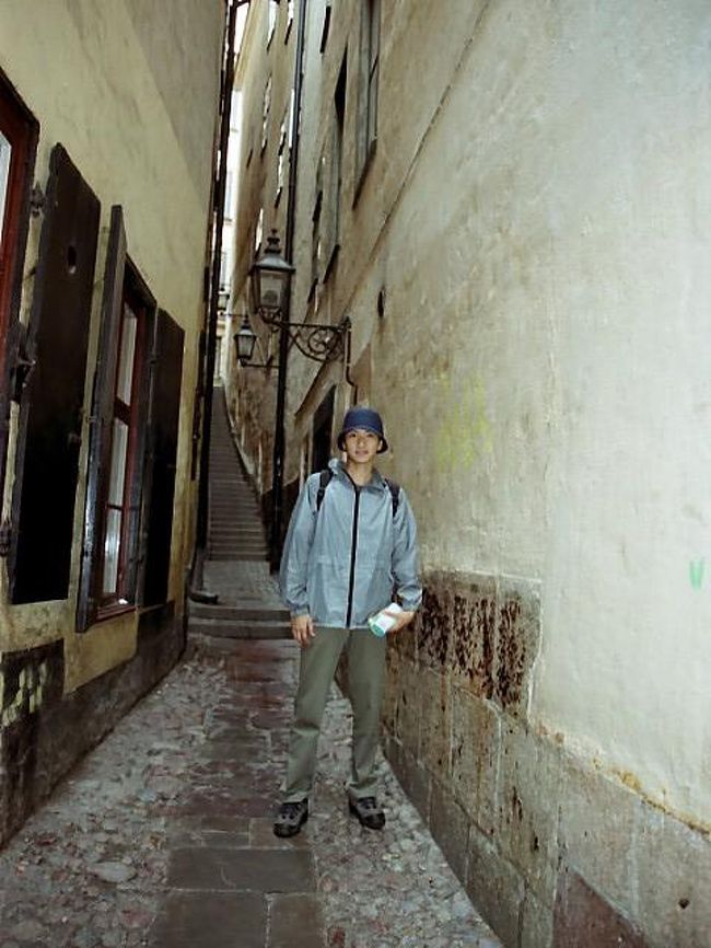 その最も細い路地で自分の撮影。<br />