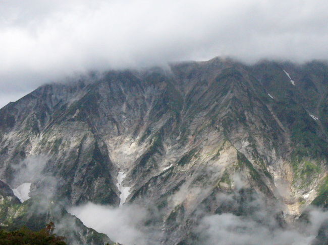 北アルプス独特の切り立った山肌☆