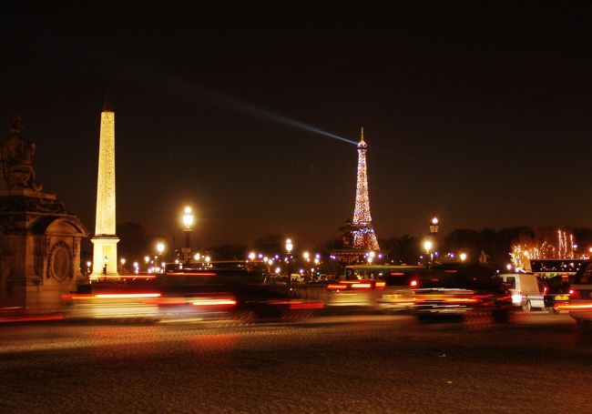 コンコルド広場からエッフェル塔を