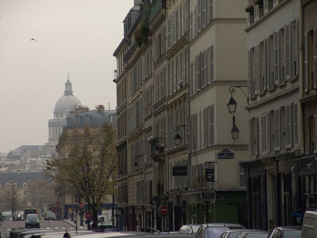 蛇足ですが?<br />パリの街何処からも見える<br />パンテオンの建つジュヌビエーブの丘