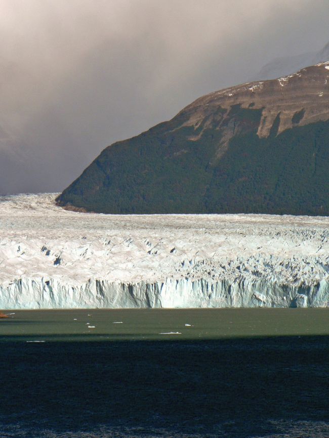 第一展望台から見るペリト・モレノ氷河<br /><br />