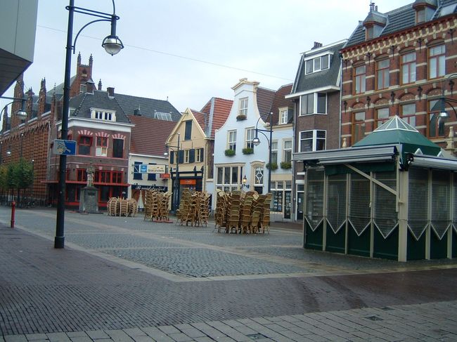 街の中心部です。人が殆ど歩いていませんでした。