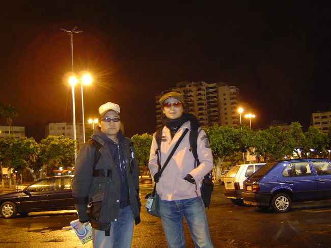 カサ・ボヤジャワー駅前にて！！