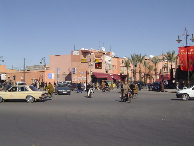 フナ広場の裏辺り！