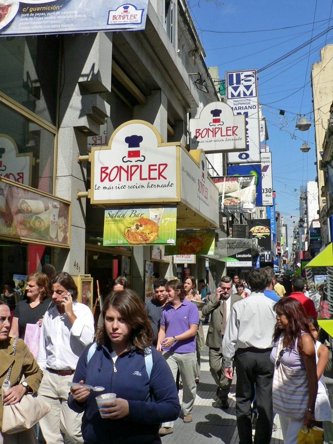 にぎやかなフロリダ通り。<br />