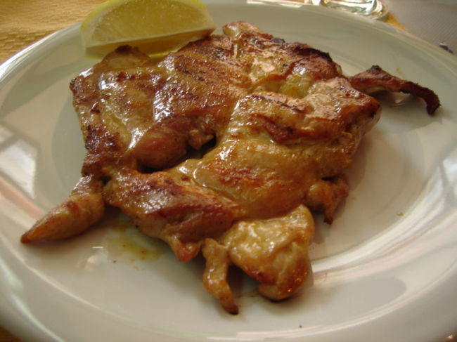 そしてチキンステーキ♪これはおいしかった〜ランチタイムはこういうのが２〜３００円で食べられちゃいます。