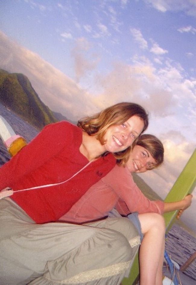 いっしょに旅をしたドイツ人のイルナと<br />イギリス人のリアン。<br />Keep on traveling and Keep it real!