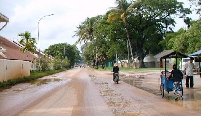 プノンペン-シェムリ。道路が補整されて快適なバスの旅