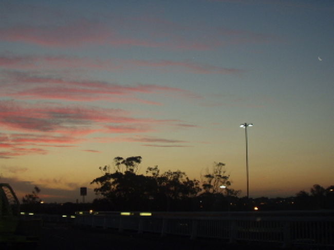 2月は日が長く、8時過ぎでこの明るさ。