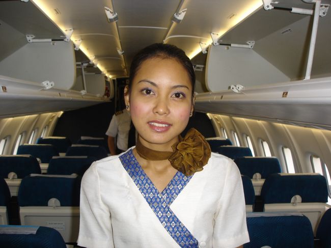 シェムリアップ航空のフライトアテンダント、可愛い。