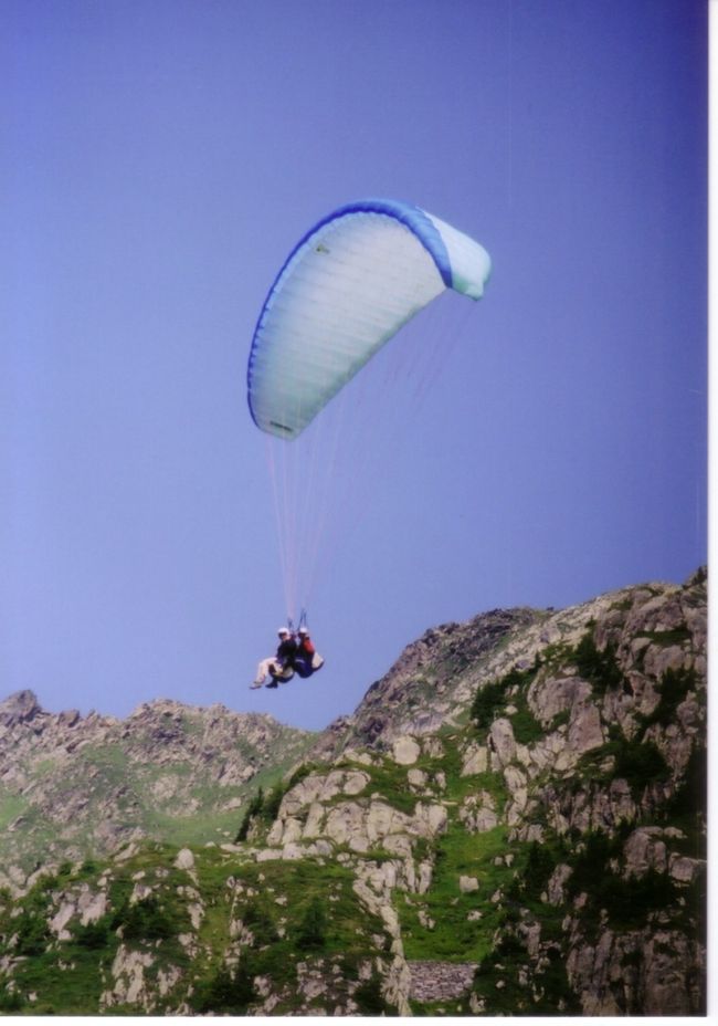 満面の笑顔で、私達の上空を通過するカミサンたち。