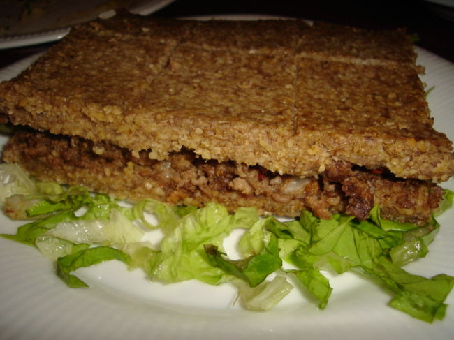 ライ麦パンのようなものに羊のパテが挟んであってこれまた不思議な味ではまりそう。