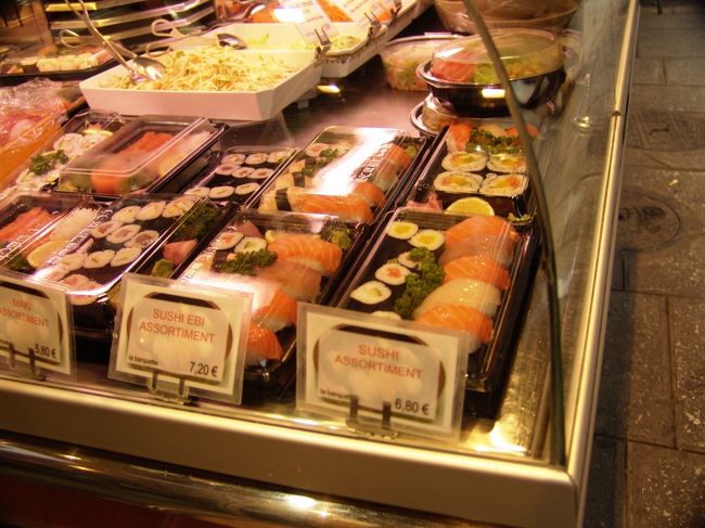 ドフィーヌ通りで<br />美味しそうなお鮨でした。