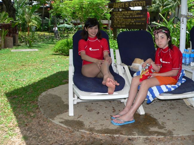 ６日目は１０時半ホテル発のシャトルバスで一時間ほどの姉妹ホテルのシャングリアラサリアホテルへ。オラウンターの赤ちゃんの見学です。チェックインをした翌日に申し込んだらこの日の午後の予約となりました。