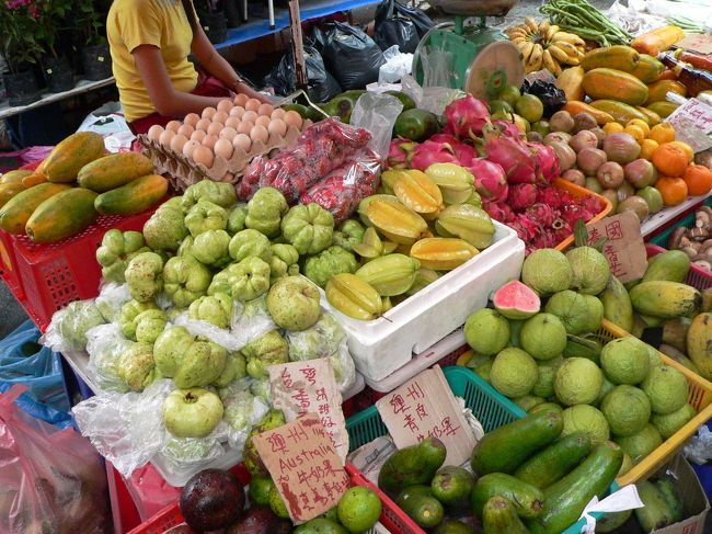 スターフルーツ、マンゴー？<br />あとはよくわかりません。どなたか教えて下さい。