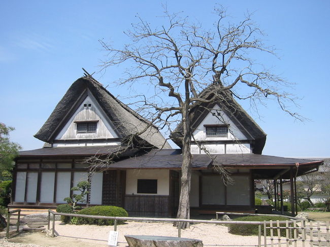 柿右衛門 枝垂桜文 18cm 木箱付き 十四代 酒井田柿右衛門 濁手枝垂桜文花瓶 【お問い合わせ商品
