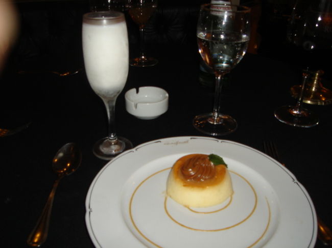 デザートはやっぱりフラン（プリン）ですね（笑）<br />いくら食べても飽きません。