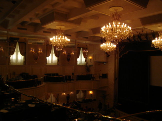 アルゼンチンタンゴショー<br /><br />Esquina Carlos Gardel<br />http://www.esquinacarlosgardel.com.ar/<br />pje carlos gardel 3200<br />Tel: 4867-6363<br /><br />