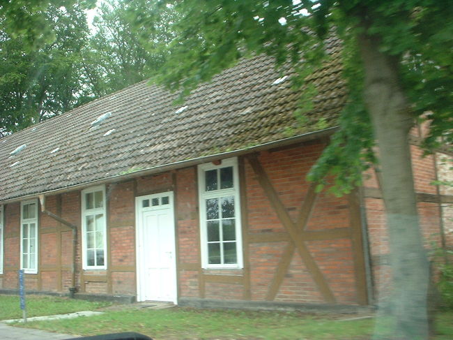 本当にこんなところに高級リゾートがあるのん？とかつぶやいていたら…