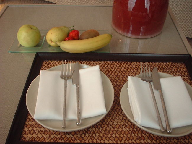 コンプリメントかなぁ、部屋に入ると既に果物が置いてあった。