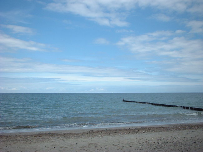 海岸を歩く。風が気持ちいい。