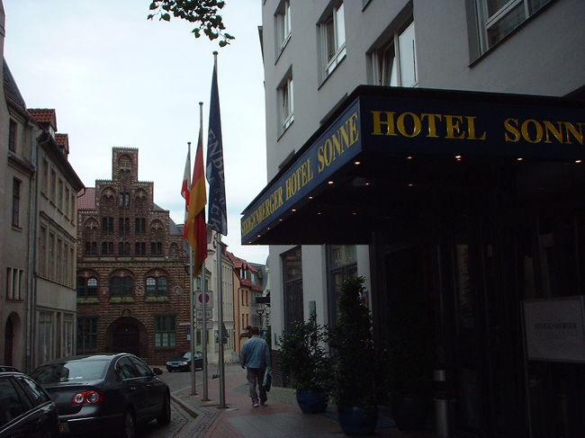 ホテルの周りにある建物もなかなかいい感じ。