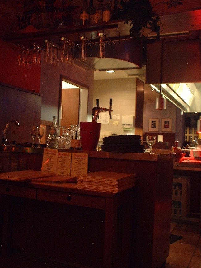 キッチンも見える。使い勝手よさげ。