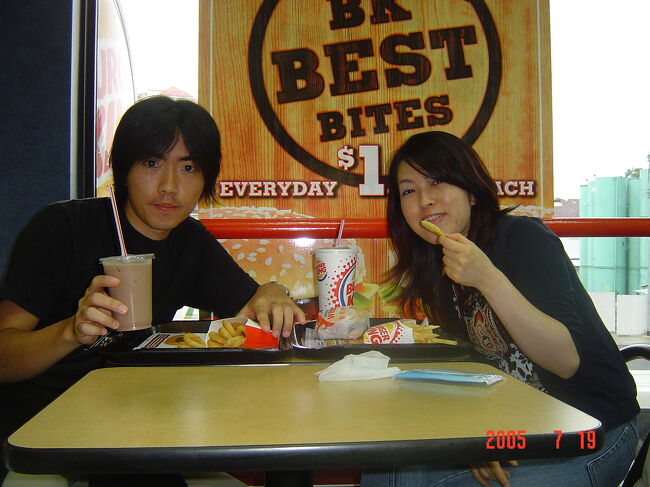 もの凄い雨が降ってきました!!<br />折りたたみ傘はあるけど役に立たないほどの大降り。<br />雨が小降りになるまでバーキンで小休憩･･･の筈がちっとも小降りになる気配なし(;_:)<br />１時間はいたかも。