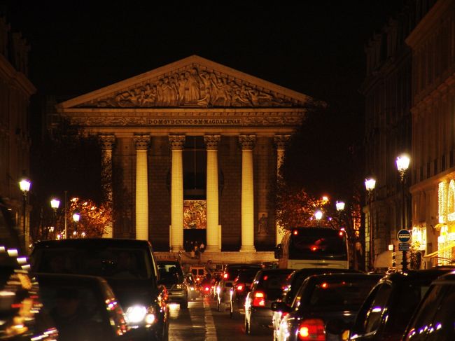 マドレーヌ寺院です。<br />パイプオルガンのコンサート　素晴らしかったです。