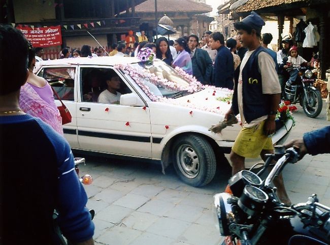 結婚式が行われているようです。